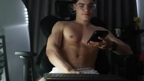 Snapshot of max_cortes1_ chatting on 17, 4, 2026 60 OFF ON MY OF ONLY FOR TODAY online show from 17, 4, 2026