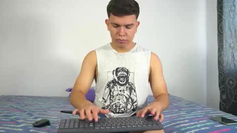 Max online show from 5, 12, 2025