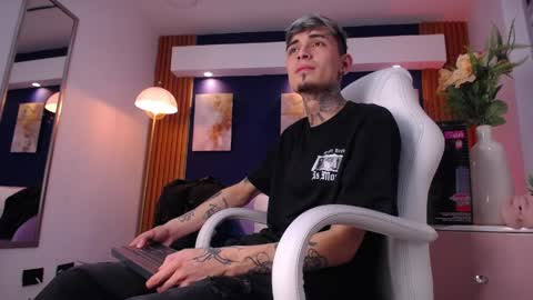 Snapshot of max_hader chatting on 1, 4, 2026 Max online show from 1, 4, 2026