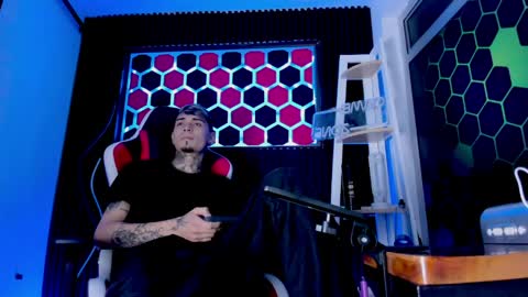 Snapshot of max_hader chatting on 2, 4, 2026 Max online show from 2, 4, 2026