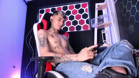 Snapshot of max_hader chatting on 10, 4, 2026 Max online show from 10, 4, 2026