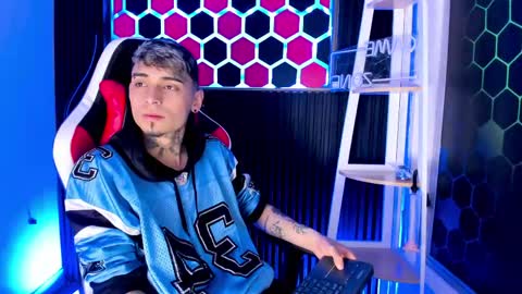 Snapshot of max_hader chatting on 12, 4, 2026 Max online show from 12, 4, 2026