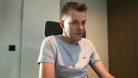 Snapshot of max_straight_1 chatting on 28, 12, 2024 Max take off clothes online show from 28, 12, 2024