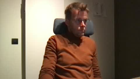 Snapshot of max_straight_1 chatting on 5, 1, 2026 Max take off clothes online show from 5, 1, 2026