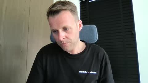 Snapshot of max_straight_1 chatting on 7, 5, 2026 Max take off clothes online show from 7, 5, 2026
