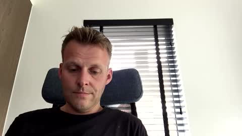 Snapshot of max_straight_1 chatting on 5, 6, 2026 Max take off clothes online show from 5, 6, 2026