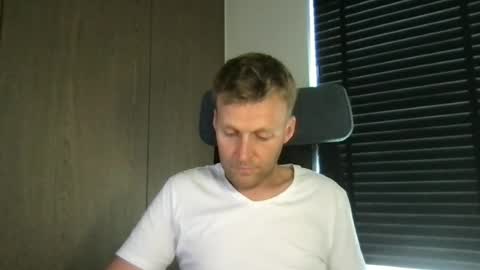 Snapshot of max_straight_1 chatting on 19, 6, 2026 Max take off clothes online show from 19, 6, 2026