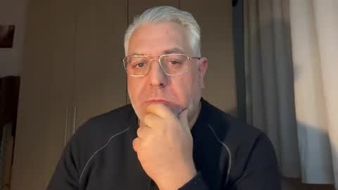 maxbillo online show from 28, 3, 2026