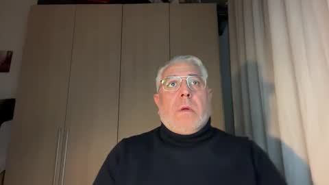 Snapshot of maxbillo chatting on 1, 4, 2026 maxbillo online show from 1, 4, 2026