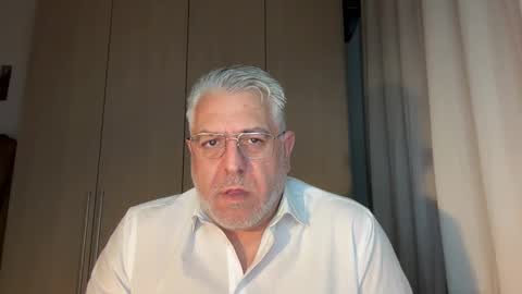 Snapshot of maxbillo chatting on 13, 4, 2026 maxbillo online show from 13, 4, 2026