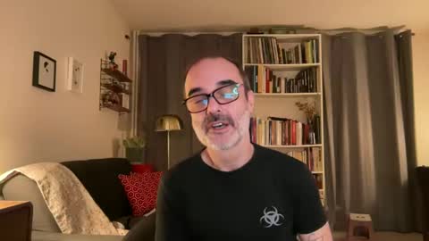 Snapshot of maxbow chatting on 28, 1, 2025 Max Mikado online show from 28, 1, 2025