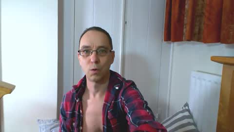 Max Davies online show from 6, 2, 2026