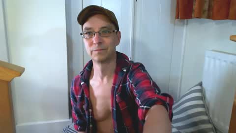 Snapshot of maxdavies chatting on 7, 5, 2026 Max Davies online show from 7, 5, 2026