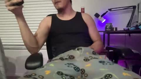 Snapshot of maxfreaky407284 chatting on 16, 6, 2026 perezcouple online show from 16, 6, 2026