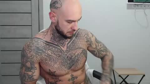 Snapshot of maxi_foxxx chatting on 28, 4, 2026 Maximus Fox online show from 28, 4, 2026