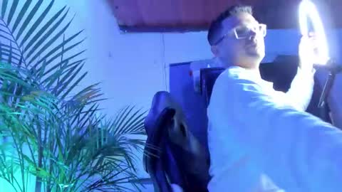 Snapshot of maxi_mux1 chatting on 21, 3, 2026 MAXI online show from 21, 3, 2026