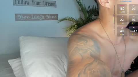 Snapshot of maxi_mux1 chatting on 12, 4, 2026 MAXI online show from 12, 4, 2026