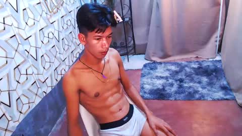 Snapshot of maxiebunny99 chatting on 9, 2, 2025 Reyn online show from 9, 2, 2025