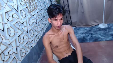 Snapshot of maxiebunny99 chatting on 12, 2, 2025 Reyn online show from 12, 2, 2025