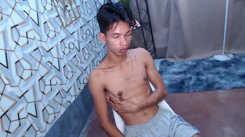 Snapshot of maxiebunny99 chatting on 14, 2, 2025 Reyn online show from 14, 2, 2025