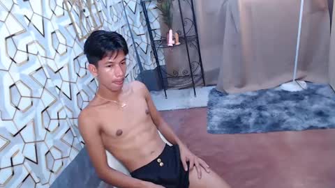 Snapshot of maxiebunny99 chatting on 20, 2, 2025 Reyn online show from 20, 2, 2025