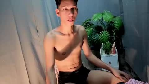 Snapshot of maxiebunny99 chatting on 27, 9, 2025 Reyn online show from 27, 9, 2025