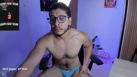 Snapshot of maxifit_ chatting on 25, 10, 2025 Mikael online show from 25, 10, 2025