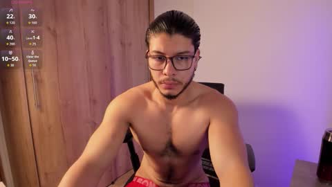 Snapshot of maxifit_ chatting on 10, 11, 2025 Mikael online show from 10, 11, 2025