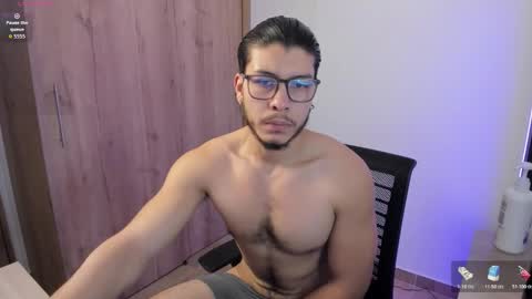 Snapshot of maxifit_ chatting on 22, 11, 2025 Mikael online show from 22, 11, 2025