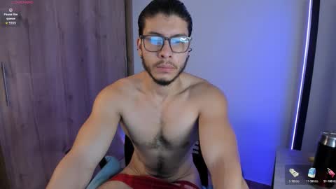 Snapshot of maxifit_ chatting on 26, 11, 2025 Mikael online show from 26, 11, 2025