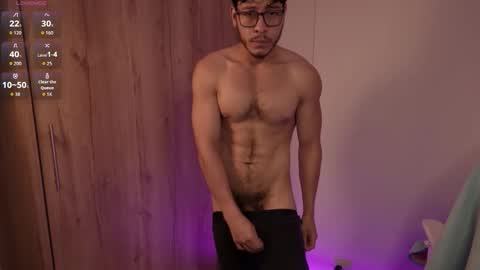 Snapshot of maxifit_ chatting on 20, 12, 2025 Mikael online show from 20, 12, 2025