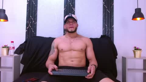 Snapshot of maximiliano_stronge chatting on 9, 6, 2026 Maximiliano online show from 9, 6, 2026