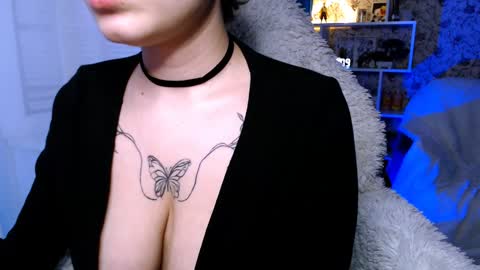 Snapshot of maximlure chatting on 8, 12, 2024 Lora online show from 8, 12, 2024