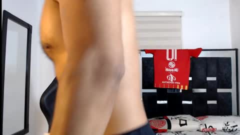 Snapshot of maximo_sebastian chatting on 6, 6, 2026 Maximo Sebastian online show from 6, 6, 2026