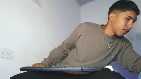 Maximo Aron Vega online show from 11, 3, 2026