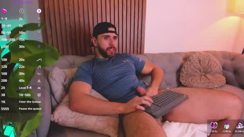 Maximo Wolf online show from 4, 4, 2026