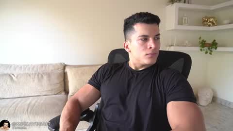 Snapshot of maximohoot chatting on 8, 7, 2026 Sebastian online show from 8, 7, 2026