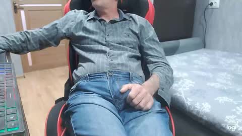 Snapshot of maximus3334 chatting on 3, 6, 2026 maximus3334 online show from 3, 6, 2026