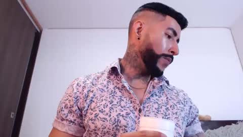 Independent Model online show from 20, 2, 2025