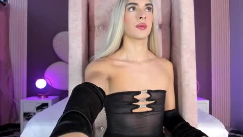 Maxi Rogers online show from 20, 3, 2026