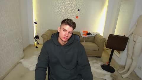 MaxKaiden online show from 28, 10, 2025