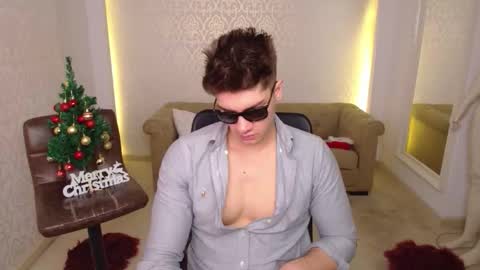 MaxKaiden online show from 21, 12, 2025