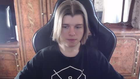 Snapshot of maxplay18 chatting on 4, 12, 2024 Max online show from 4, 12, 2024