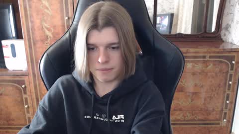 Snapshot of maxplay18 chatting on 22, 2, 2025 Max online show from 22, 2, 2025