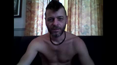 Snapshot of maxthewolf chatting on 15, 11, 2025 MaxTheWolf online show from 15, 11, 2025
