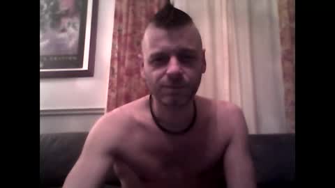 Snapshot of maxthewolf chatting on 27, 11, 2025 MaxTheWolf online show from 27, 11, 2025