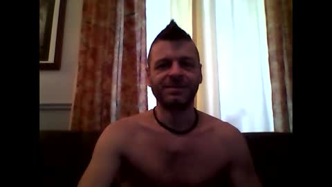 Snapshot of maxthewolf chatting on 21, 12, 2025 MaxTheWolf online show from 21, 12, 2025
