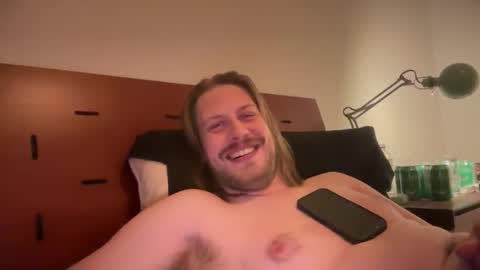 Snapshot of maxwatts95 chatting on 6, 11, 2025 Max Watts online show from 6, 11, 2025