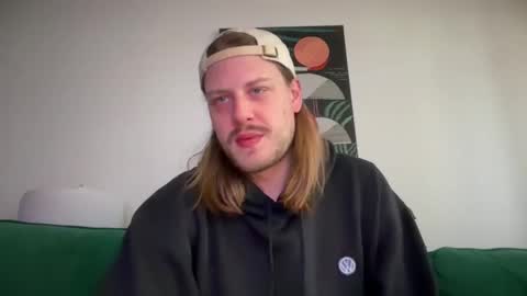 Snapshot of maxwatts95 chatting on 18, 1, 2026 Max Watts online show from 18, 1, 2026