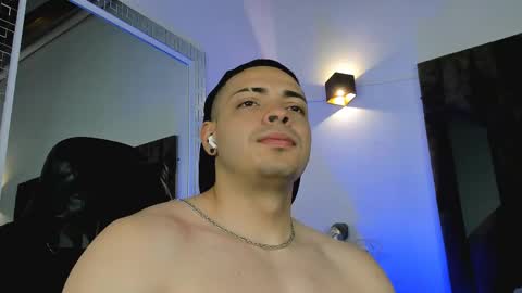 Snapshot of maxwell_dupont chatting on 22, 5, 2026 MAX online show from 22, 5, 2026